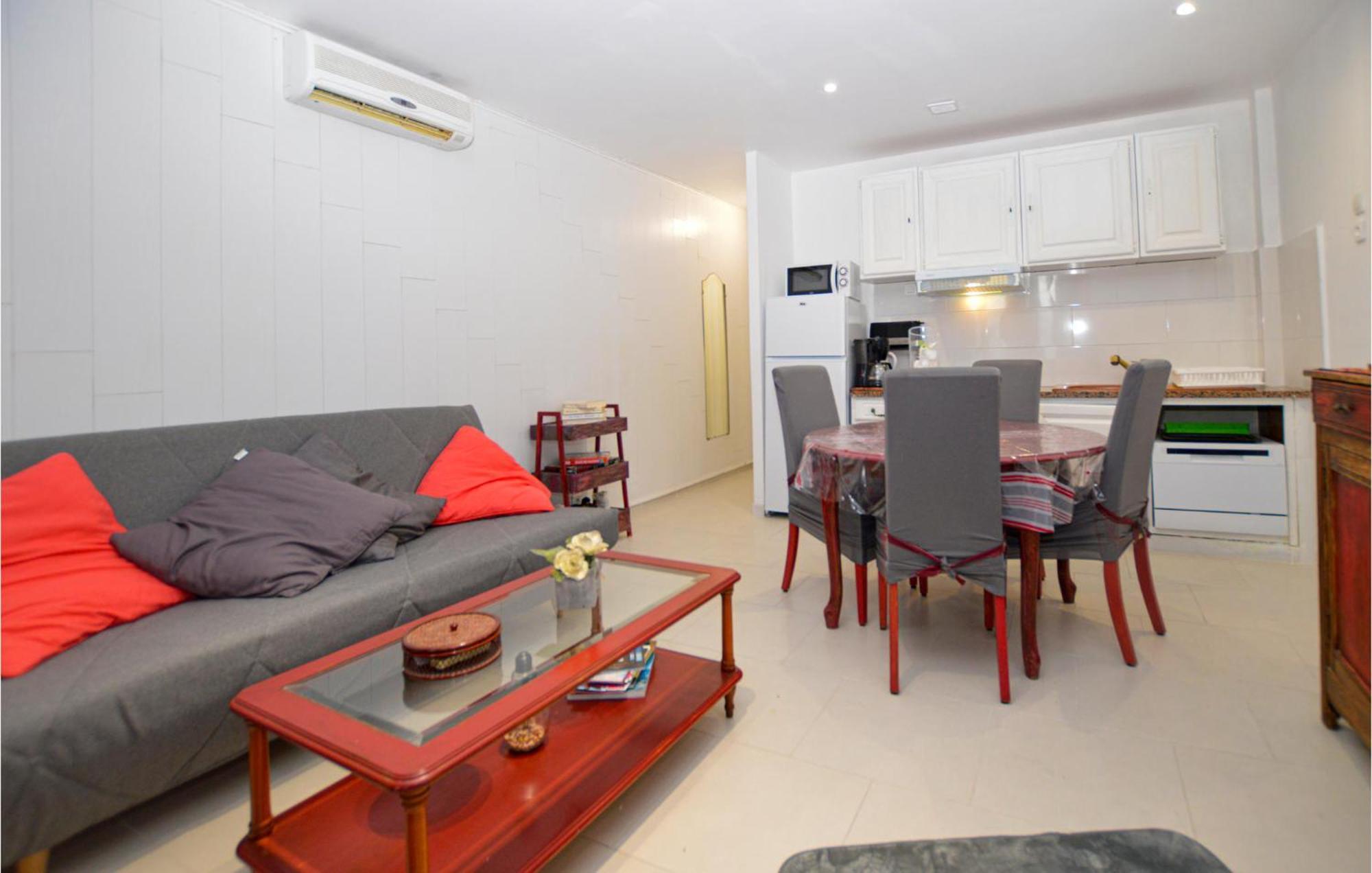 Cozy Apartment In Propriano With Kitchen Buitenkant foto